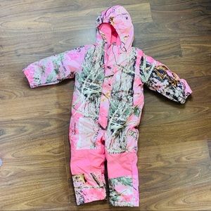 Kids Cabela pink Camo New never worn.